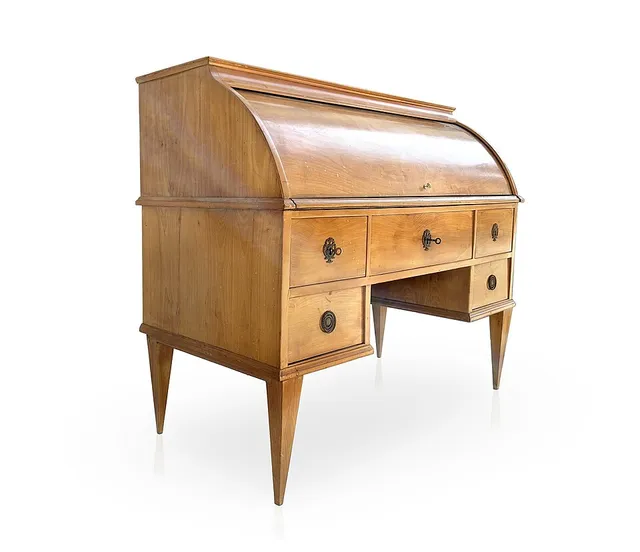 Roll-top desk