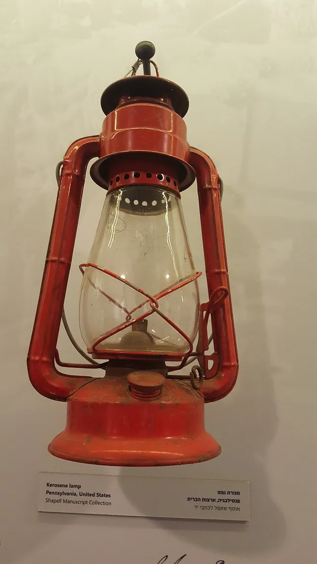 Kerosene table lamp