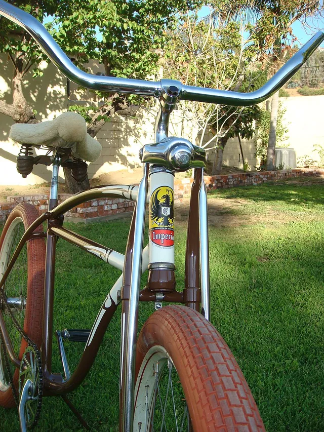 Balloon-tire cruiser